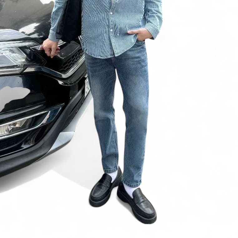 Quần jean BTM slim co giãn 2025 là sự kết hợp giữa thiết kế tinh tế, chất liệu chất lượng