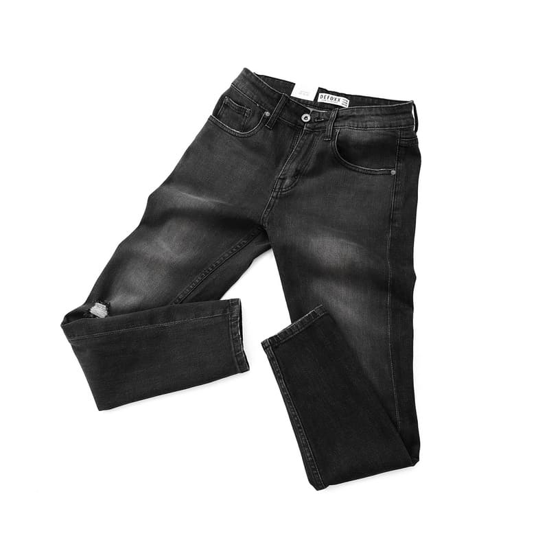 Quần jean DEFOXX xám rách 250505 là mẫu quần dành cho nam giới cá tính.