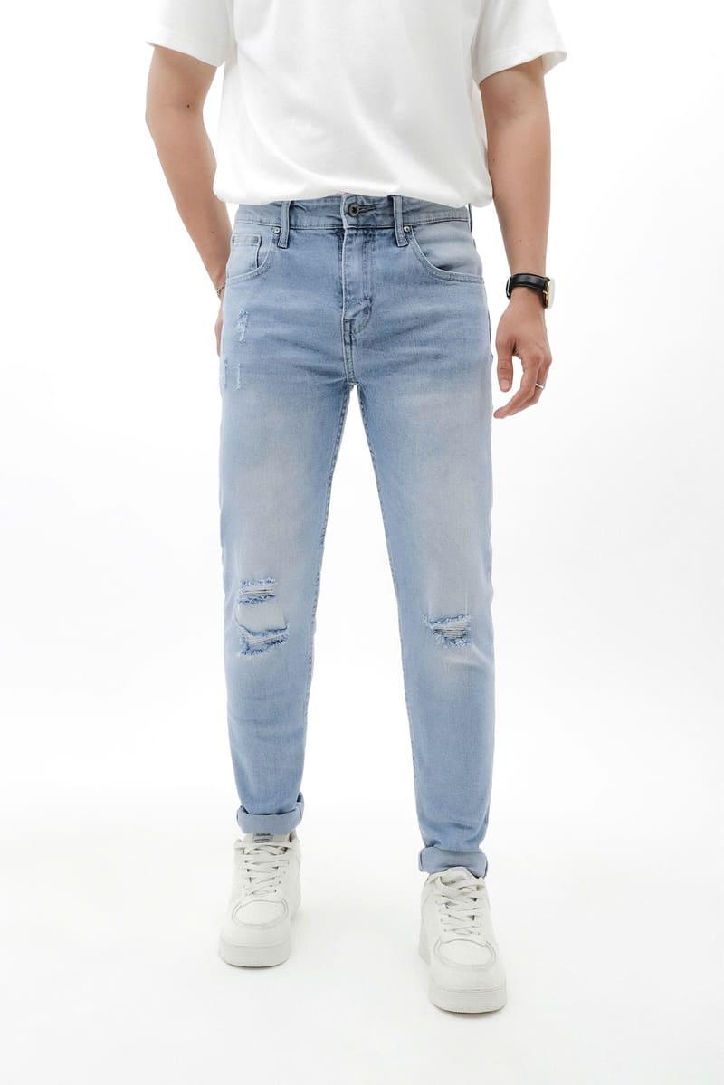 Quần jean DEFOXX bạc rách 250602 slimfit co giãn là mẫu quần jean cá tính, dễ phối