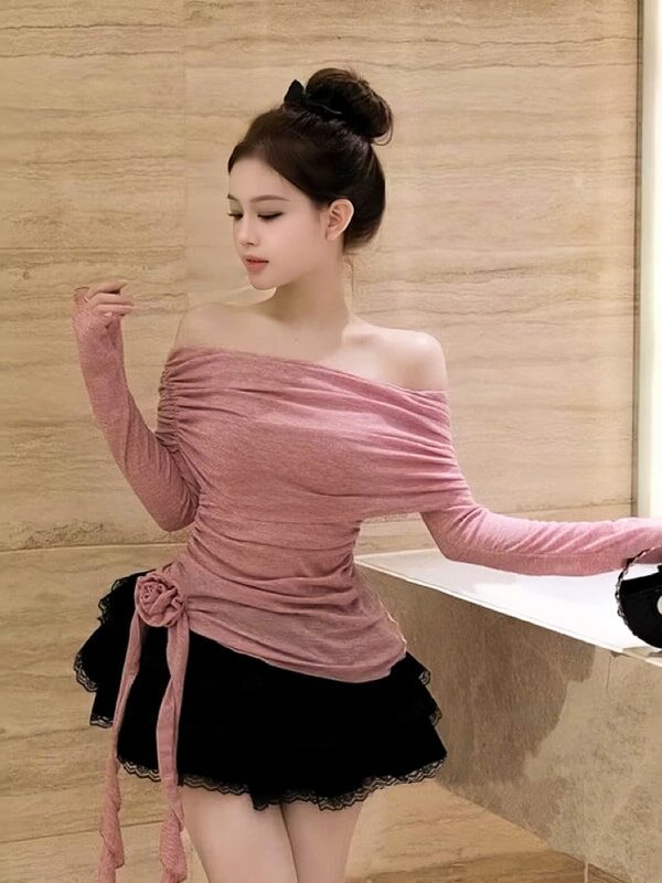 Set áo trễ vai Colyn mix chân váy xòe hai màu hồng và đen