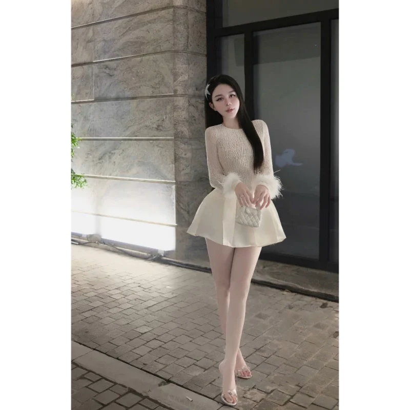 Đầm Ren Cao Cấp Tay Dài Phối Lông Cực Đẹp 2 Màu Kem Đen Colyn - Ảnh 3