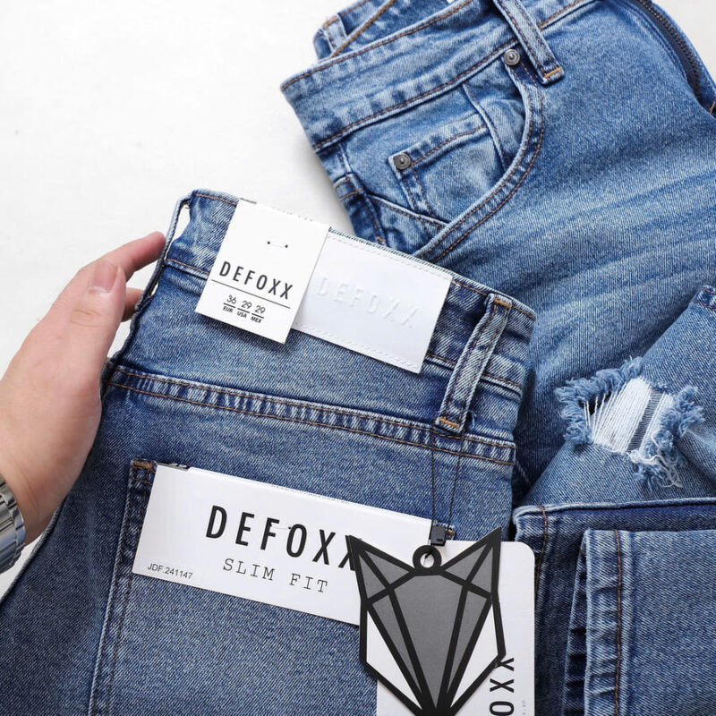Quần jean Defoxx 241147 rách nhẹ form slim co giãn - Ảnh 2